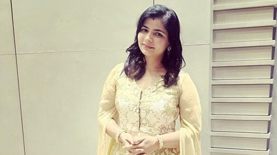Chinmayi Sripaada: అమ్మాయిలను రిటర్న్ పాలసీ లేని వస్తువులా చూస్తున్నారు.. అత్తారింట్లో చనిపోయినా ఓకేనా?: చిన్మయి Chinmayi Sripaada: అమ్మాయిలను రిటర్న్ పాలసీ లేని వస్తువులా చూస్తున్నారు.. అత్తారింట్లో చనిపోయినా ఓకేనా?: చిన్మయి