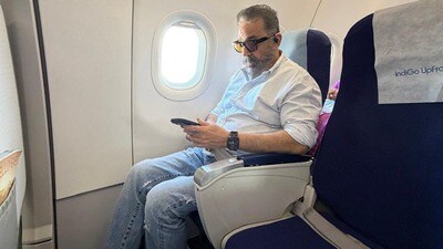 Kamal Haasan: కల్కి 2 షూటింగ్ కోసం విమానంలో ఎకానమీ క్లాస్లో వెళ్లిన కమల్ హాసన్.. మేకర్స్ ఏమన్నారంటే? Kamal Haasan: కల్కి 2 షూటింగ్ కోసం విమానంలో ఎకానమీ క్లాస్లో వెళ్లిన కమల్ హాసన్.. మేకర్స్ ఏమన్నారంటే?