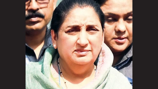 Sunetra meets Prashant Kishor amid NCP tussle. (Anshuman Poyrekar/HT Photo)