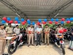 Dhanbad deputy commissioner Aditya Ranjan and SSP Prabhat Kumar launch new fleet for police in Dhanbad on Wednesday (HT PHOTO)