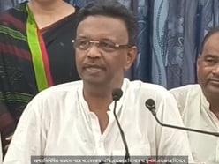 অভিষেক বন্দ্যোপাধ্যায়ের সম্পত্তি বিতর্কে বল ঠেলে দিলেন ফিরহাদ হাকিম।