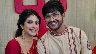 ‘সেই অতীত না থাকত…’, মধুমিতার সঙ্গে সংসার টেকেনি, ডিভোর্সি সৌরভকে বিয়ের সিদ্ধান্ত নিয়ে মুখ খুললেন শুভস্মিতা