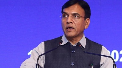 కేంద్ర కార్మిక శాఖ మంత్రి మన్సుఖ్ మాండవీయ కేంద్ర కార్మిక శాఖ మంత్రి మన్సుఖ్ మాండవీయ