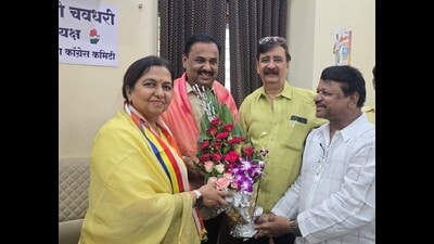 (From L) Deepti Chawadary and Prashant Jagtap will lead Congress party’s west and east Pune unit respectively. (HT) (From L) Deepti Chawadary and Prashant Jagtap will lead Congress party’s west and east Pune unit respectively. (HT)