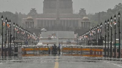 A mirage in Central Delhi during peak heat in the afternoon. (Vipin Kumar/HT Photo) A mirage in Central Delhi during peak heat in the afternoon. (Vipin Kumar/HT Photo)