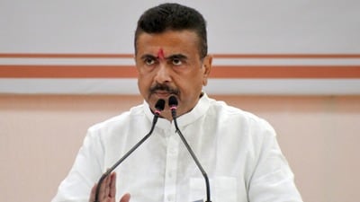 শুভেন্দু অধিকারী সরকারের সিদ্ধান্ত নিয়ে সমালোচনা শুরু। (ফাইল ছবি, সৌজন্যে এএনআই) শুভেন্দু অধিকারী সরকারের সিদ্ধান্ত নিয়ে সমালোচনা শুরু। (ফাইল ছবি, সৌজন্যে এএনআই)