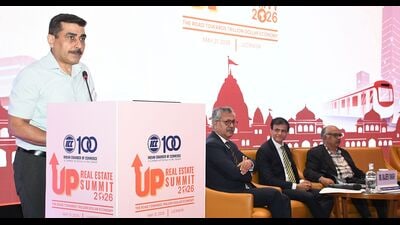 Balkar Singh, housing commissioner, UP, addressing the real estate summit in Lucknow on May 21. (HT photo) Balkar Singh, housing commissioner, UP, addressing the real estate summit in Lucknow on May 21. (HT photo)