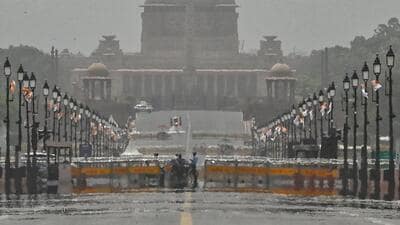 Delhi is in the grip of rising temperatures. (Vipin Kumar/HT Photo) Delhi is in the grip of rising temperatures. (Vipin Kumar/HT Photo)
