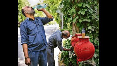 Many Delhiites working outdoors in this heat often face difficulty in even sourcing clean drinking water. (Photo: ANI (For representational purposes only)) Many Delhiites working outdoors in this heat often face difficulty in even sourcing clean drinking water. (Photo: ANI (For representational purposes only))