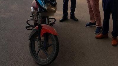 Police said the vehicle lacked valid insurance, registration and pollution certificates during the roadside inspection. (HT) Police said the vehicle lacked valid insurance, registration and pollution certificates during the roadside inspection. (HT)