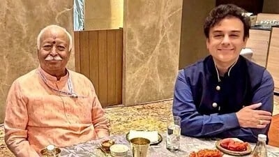 মোহন ভাগবতের সঙ্গে দেখা করায় হন কটাক্ষের সম্মুখীন