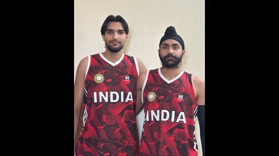 Fatehjeet Singh and Joypreet Singh from Ludhiana Basketball Academy. (HT PHOTO)
