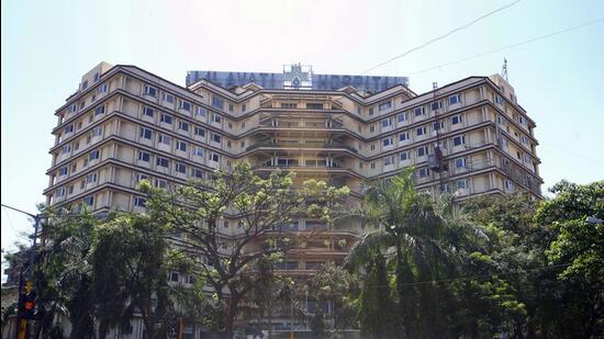 The Supreme Court earlier this week refused to interfere with a Bombay High Court order proposing the appointment of a committee of administrators to oversee the trust that runs the Lilavati Hospital and Research Centre in Bandra. (HT Photo)