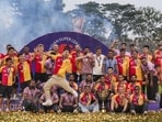 East Bengal players celebrate with the ISL trophy in Kolkata on Friday. (PTI)