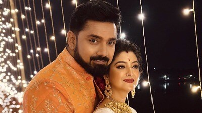 ‘আমাকে নাকে দড়ি দিয়ে নাচাচ্ছে…’, বউকে নিয়ে অভিযোগ! TV-র পর্দায় ফের একসঙ্গে শ্বেতা-রুবেল, কোন চ্যানেলে? ‘আমাকে নাকে দড়ি দিয়ে নাচাচ্ছে…’, বউকে নিয়ে অভিযোগ! TV-র পর্দায় ফের একসঙ্গে শ্বেতা-রুবেল, কোন চ্যানেলে?