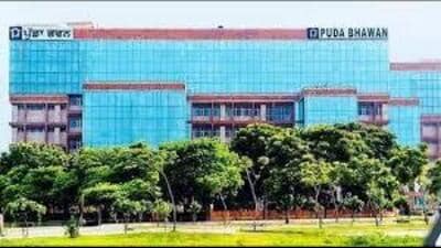 During the searches, ED officials recovered ₹21 lakh allegedly thrown from the ninth floor of Western Towers in Kharar by persons linked to the accused. (HT File) During the searches, ED officials recovered ₹21 lakh allegedly thrown from the ninth floor of Western Towers in Kharar by persons linked to the accused. (HT File)