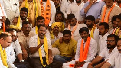 Mumbai, India – 24 Mar 2026: Maratha leader Manoj Jarange Pati at Azad Maidan to support on 9th day of hunger strike by Dhangar reservation agitator Deepak Borhade who fight for get reservation to e Dhangar community from the ST category, in Mumbai, India, on Tuesday, 24 Mar, 2026. (Photo by Bhushan Koyande/HT Photo) Mumbai, India – 24 Mar 2026: Maratha leader Manoj Jarange Pati at Azad Maidan to support on 9th day of hunger strike by Dhangar reservation agitator Deepak Borhade who fight for get reservation to e Dhangar community from the ST category, in Mumbai, India, on Tuesday, 24 Mar, 2026. (Photo by Bhushan Koyande/HT Photo)