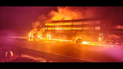 The bus on fire on the Agra–Lucknow Expressway, on Friday. (HT PHOTO) The bus on fire on the Agra–Lucknow Expressway, on Friday. (HT PHOTO)