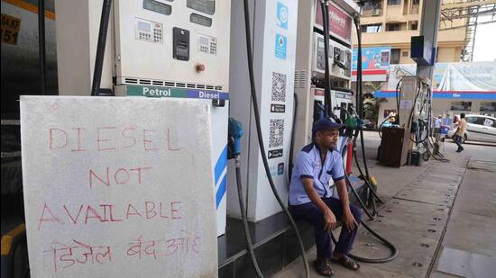 Thane, India - May -19 2026: Diesel prices have been increased for the second time by around 86 to 94 paise per litre. Meanwhile, diesel supply has been stopped at some petrol pumps in Thane, leading to unavailability of diesel at those stations at Petrol pump kapurbawadi thane ,in Thane ,in Mumbai, India, on, Tuesday, May -19, 2026. ( photo by Praful Gangurde / Hindustan Times )