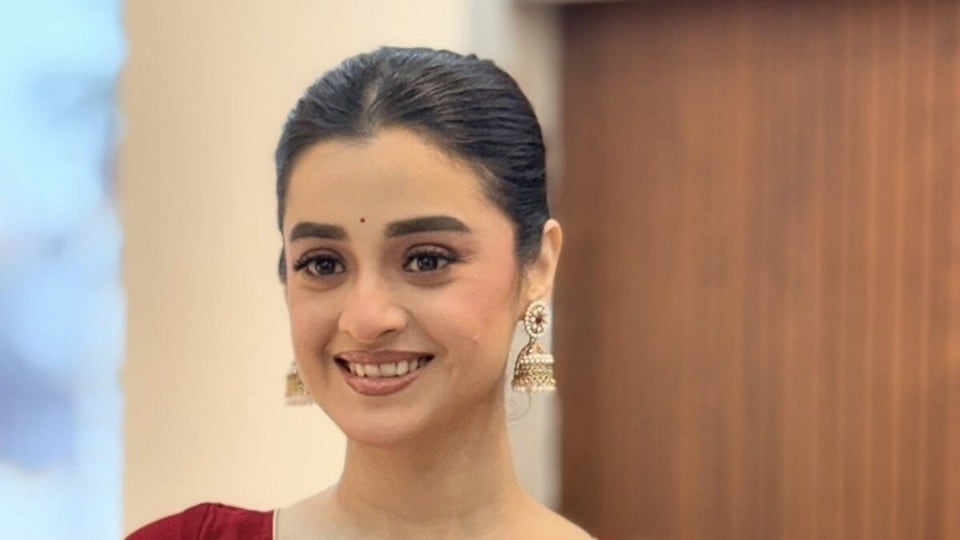 হাসপাতালে ভর্তি দর্শনা, হঠাৎ কী হল অভিনেত্রীর?