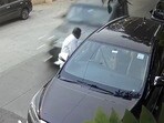 న్యాయవాదిని కారుతో ఢీకొట్టిన దుండగులు