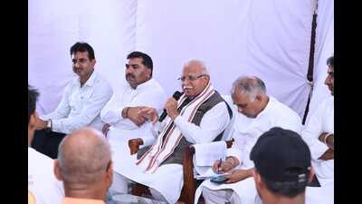 Khattar, who is touring his constituency, visited Jhanjhari, Takhana, Padhana, Sidhpur, Anjanthali, Kamalpur, Jamba, Sawant, Haibatpur and Nigdhu villages. (HT Photo) Khattar, who is touring his constituency, visited Jhanjhari, Takhana, Padhana, Sidhpur, Anjanthali, Kamalpur, Jamba, Sawant, Haibatpur and Nigdhu villages. (HT Photo)