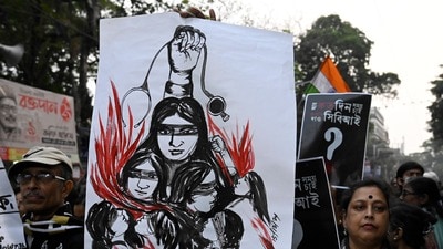 আরজি কর কাণ্ডে বিপাকে অভীক দে!এবার রাজ্যপাল রাজ্যপাল আর এন রবি দিলেন বড় নির্দেশ। (প্রতীকী ছবি) আরজি কর কাণ্ডে বিপাকে অভীক দে!এবার রাজ্যপাল রাজ্যপাল আর এন রবি দিলেন বড় নির্দেশ। (প্রতীকী ছবি)
