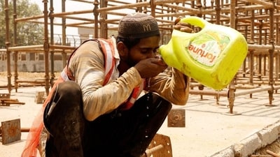 Water shortage hits parts of Delhi amid scorching heat. (HT) Water shortage hits parts of Delhi amid scorching heat. (HT)