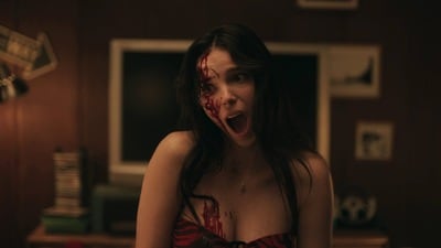 Horror Movie: బాక్సాఫీస్ను ఊపేస్తున్న హారర్ మూవీ.. 10 కోట్ల బడ్జెట్.. 1000 కోట్ల వసూళ్ల దిశగా.. ఇది కదా సెన్సేషన్ Horror Movie: బాక్సాఫీస్ను ఊపేస్తున్న హారర్ మూవీ.. 10 కోట్ల బడ్జెట్.. 1000 కోట్ల వసూళ్ల దిశగా.. ఇది కదా సెన్సేషన్