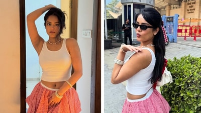 <p>రిద్ది కుమార్ మరోసారి హాట్ షోతో అదరగొట్టింది. హాట్ పోజులతో సోషల్ మీడియాను ఊపేస్తుంది. </p> (instagram-Riddhi Kumaar) <p>రిద్ది కుమార్ మరోసారి హాట్ షోతో అదరగొట్టింది. హాట్ పోజులతో సోషల్ మీడియాను ఊపేస్తుంది. </p> (instagram-Riddhi Kumaar)