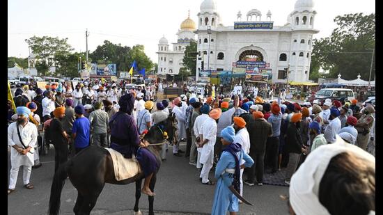 DSP traffic Karnail Singh confirmed that traffic disruption occurred due to the protest march and said normal movement was restored after police intervention. (Sanjeev Sharma/HT)