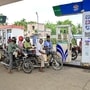 దేశంలోనే అత్యధికంగా హైదరాబాద్‌లో పెట్రోల్ ధరలు: ఢిల్లీలో తక్కువ.. ఎందుకీ భారీ తేడా?