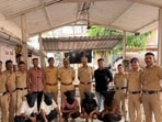 5 interstate gang members held for duping man of <span class='webrupee'>₹</span>15 lakh with fake gold in Raigad