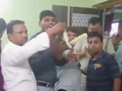 পূর্ব মেদিনীপুরের পটাশপুরে একটি পঞ্চায়েত অফিসকে ঘিরে তীব্র বিতর্ক তৈরি হয়েছে। 