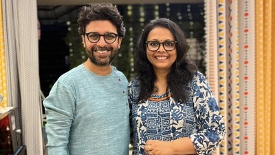 কেন জয়ের সঙ্গে বিয়েতে মত ছিল না লোপার কাকার? কেন জয়ের সঙ্গে বিয়েতে মত ছিল না লোপার কাকার?