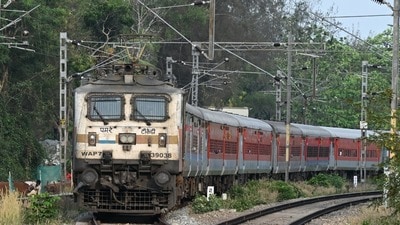 ఏపీ మీదుగా ప్రత్యేక రైళ్లు