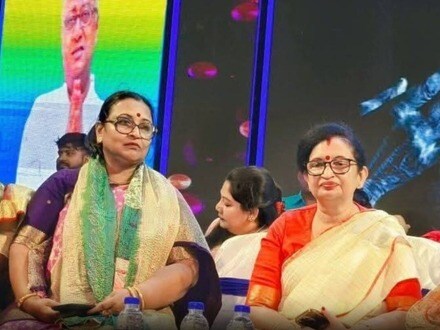 নিউটাউনে গ্রেপ্তার হলেন জ্যাংড়া-হাতিয়াড়া ২ নম্বর পঞ্চায়েতের প্রধান রীতা গায়েন।