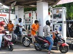 మళ్లీ పెరిగిన పెట్రోల్, డీజిల్ ధరలు..(Pitamber Newar)