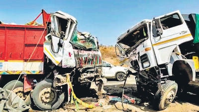 A view of the damaged vehicles at Laling Ghat Triple Accident on Mumbai-Agra Highway, in Dhule on Monday. Six people died and 28 others were injured in the accident after 2.30 am on Monday. (ANI Video Grab)