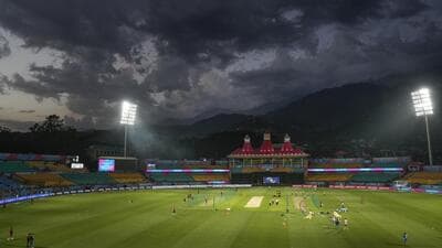 Gujarat Titans and Royal Challengers Bengaluru players during a practice session ahead of the Indian Premier League 2026 Qualifier 1. (PTI) Gujarat Titans and Royal Challengers Bengaluru players during a practice session ahead of the Indian Premier League 2026 Qualifier 1. (PTI)