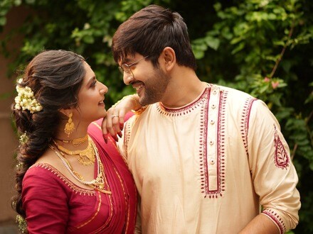 বাগদান ও আশীর্বাদপর্ব সেরে ফেলেছেন সৌরভ ও শুভস্মিতা।