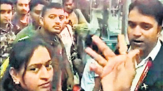 Mumbai-Ahmedabad SpiceJet flight delayed for 5 hours
