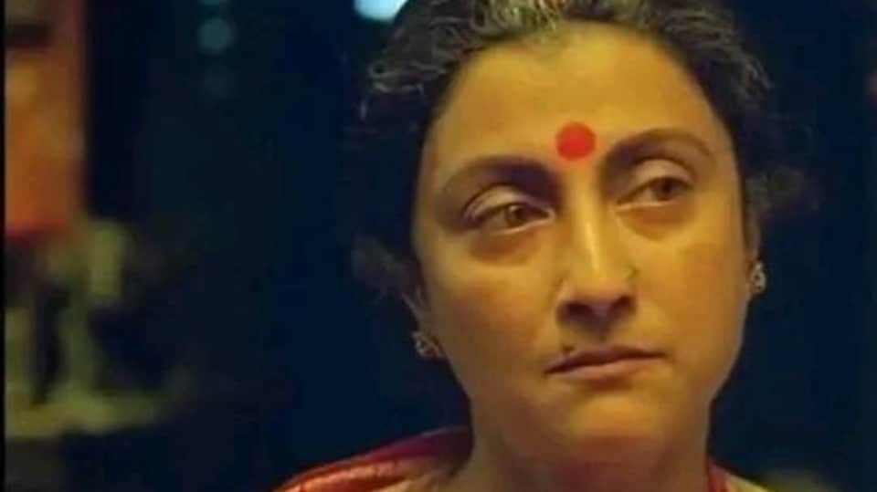 কাছের মানুষকে হারিয়ে ভেঙে পড়লেন অপর্ণা