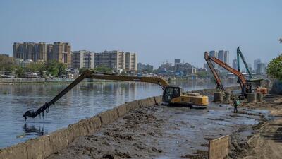 BMC officials said last year’s Mithi desilting scam cast a shadow on this year’s operations as well (Hindustan Times) BMC officials said last year’s Mithi desilting scam cast a shadow on this year’s operations as well (Hindustan Times)