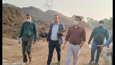 Officials inspecting waste disposal plant in Karsada in Varanasi. (HT PHOTO) Officials inspecting waste disposal plant in Karsada in Varanasi. (HT PHOTO)