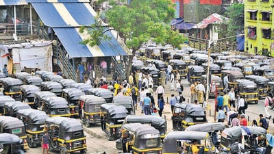 The decision was taken on Monday after preliminary inquiries revealed that thousands of driving licences were issued to auto and taxi operators based on forged documents generated by a “licence mafia” allegedly operating in connivance with government officials. (Hindustan Times)