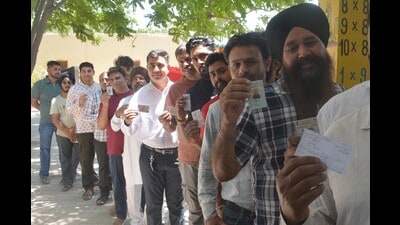With sultry conditions and rising temperatures, polling officials said turnout was expected to remain higher in the morning hours, tapering off during the afternoon. (HT Photo) With sultry conditions and rising temperatures, polling officials said turnout was expected to remain higher in the morning hours, tapering off during the afternoon. (HT Photo)