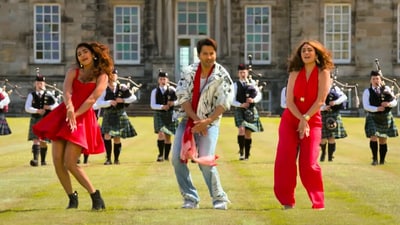 Mrunal Thakur, Varun Dhawan and Pooja Hegde in a still from Chunnari Chunnari. Mrunal Thakur, Varun Dhawan and Pooja Hegde in a still from Chunnari Chunnari.