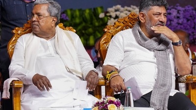 కర్ణాటకలో సీఎం మార్పు? ఢిల్లీలో హైకమాండ్ కీలక భేటీ.. సిద్దరామయ్య గద్దె దిగుతారా? కర్ణాటకలో సీఎం మార్పు? ఢిల్లీలో హైకమాండ్ కీలక భేటీ.. సిద్దరామయ్య గద్దె దిగుతారా?