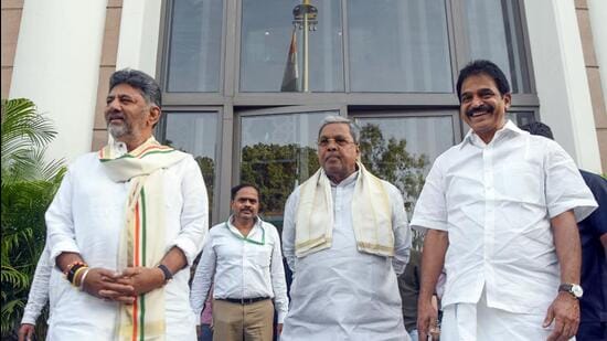 New Delhi, May 26 (ANI): Karnataka Chief Minister Siddaramaiah, Karnataka Deputy CM DK Shivakumar and Congress General Secretary K. C. Venugopal leave after attending a party meeting at Indira Bhavan, in New Delhi on Tuesday. (ANI Photo/Naveen Sharma) (ANI)